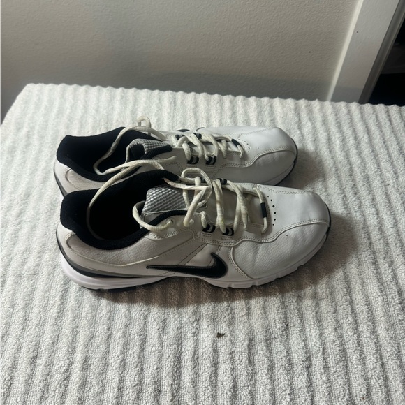 Nike Men’s size 10 Golf shoes real leather - Picture 3 of 4